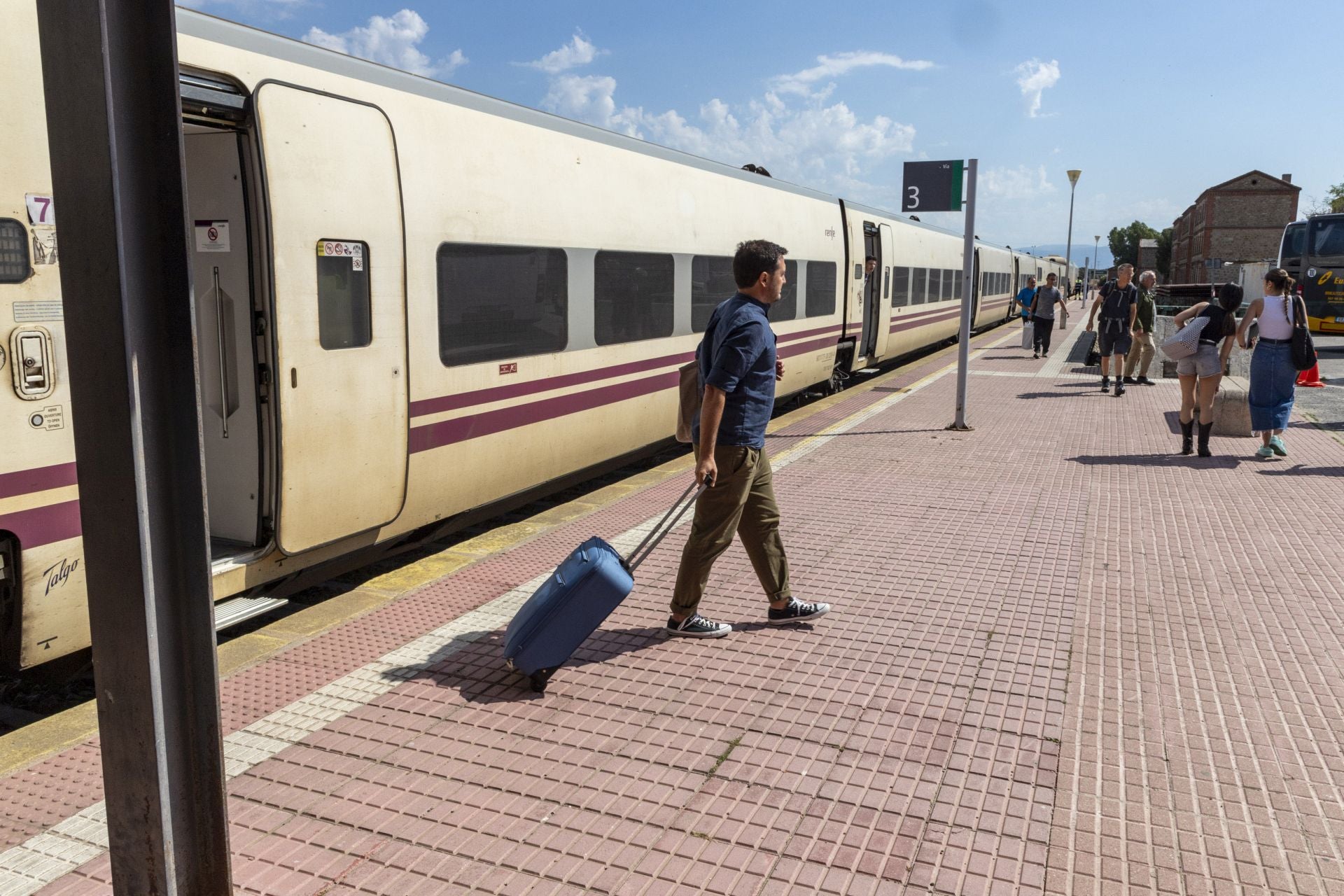 El Segundo Alvia Ya Circula Entre Madrid Y Badajoz Hoy